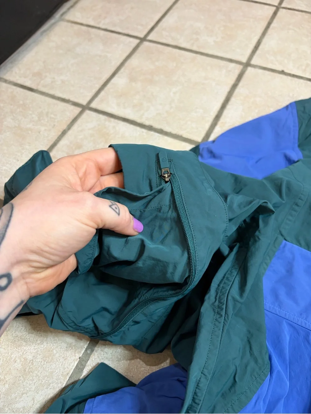 Lululemon Evergreen Cropped Full-Zip Hoodie (Green Jasper/Wild Indigo) Size 6